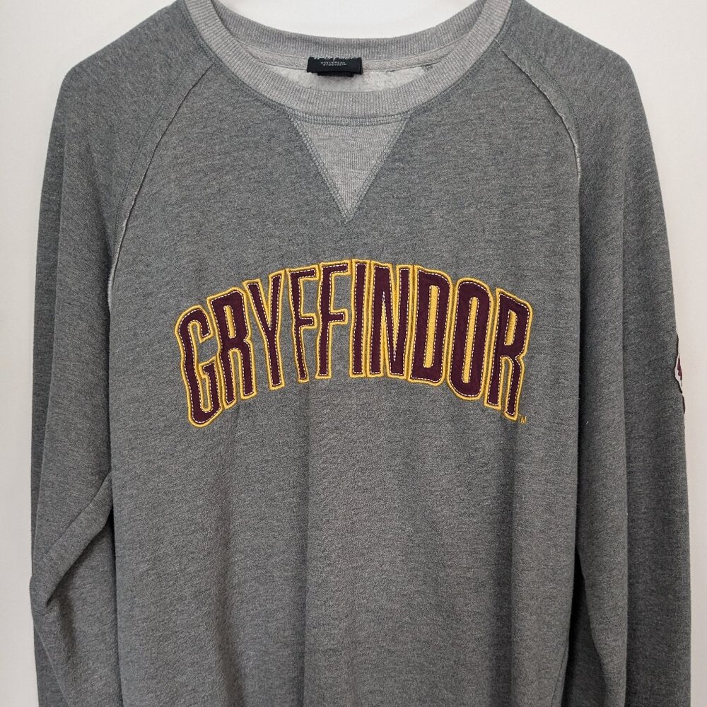 Universal Studios Harry Potter Gryffindor Sweatshirt